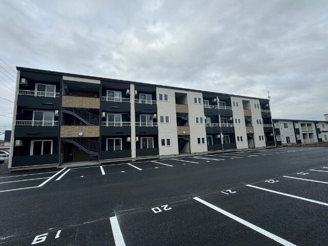 ｎｅｉｇｅ４２８（ネージュ４２８）