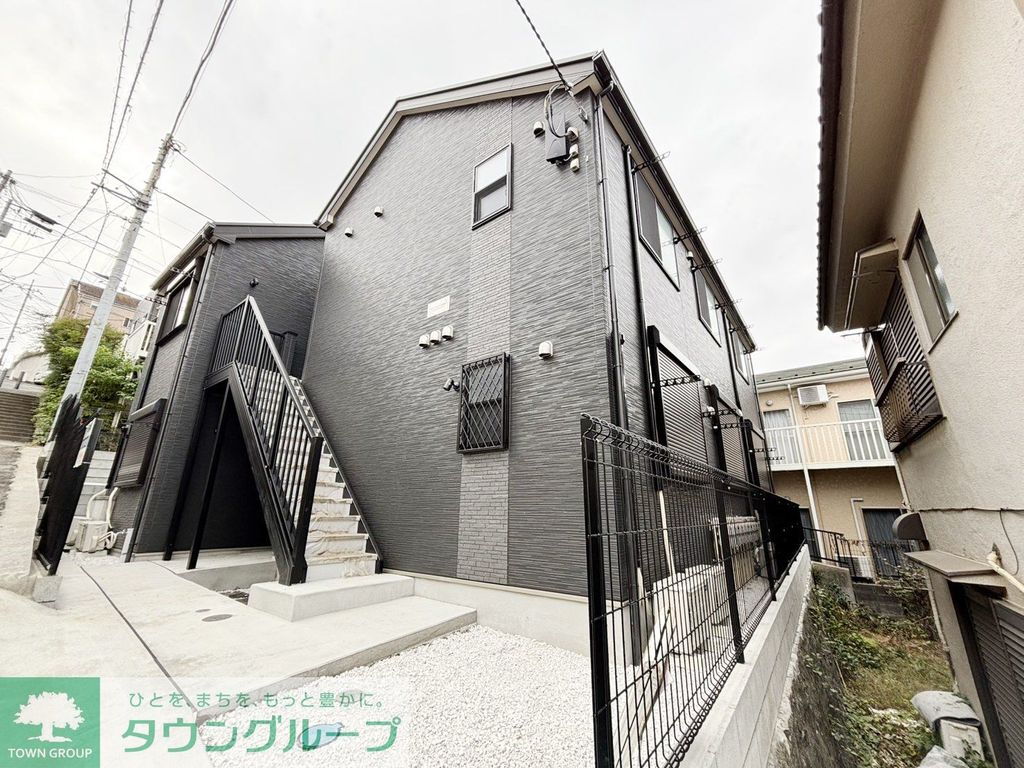 ラフィーネ三ツ沢南町