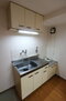 シャトー野江 2口ガスコンロ設置可能なキッチンです。