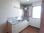 ドミール古津　Ｂ棟 作業スペースも広く、使いやすいキッチンです。