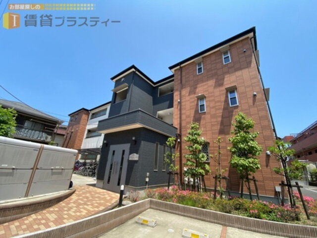 静かな住宅地で異彩を放つ、お洒落なアパートです。