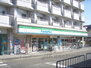 ファミリーマート竹田駅前店（コンビニ）まで250m