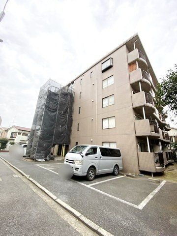 ブルームライフ横浜生麦 駐車場