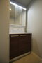 ロン・モンターニュＩＩＩ 三面鏡タイプのシャワー付化粧洗面台