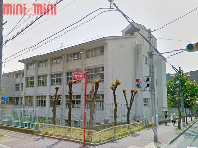 神戸市立こうべ小学校（小学校）まで1241m