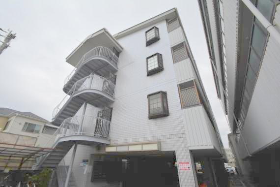 コーポフェルメール 綺麗な外観の素敵なお部屋があなたを待っています。