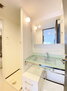 インザグレイス東三国 三面鏡の大きな化粧台・室内洗濯機置場