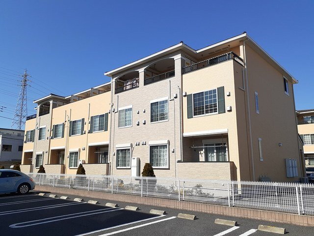 プレ・アビタシオン土浦ＩＩＩ おしゃれな外観です