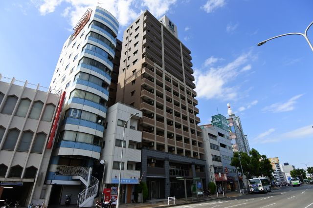 エステムプラザ神戸水木通グランクロス 高級感あふれる建物です