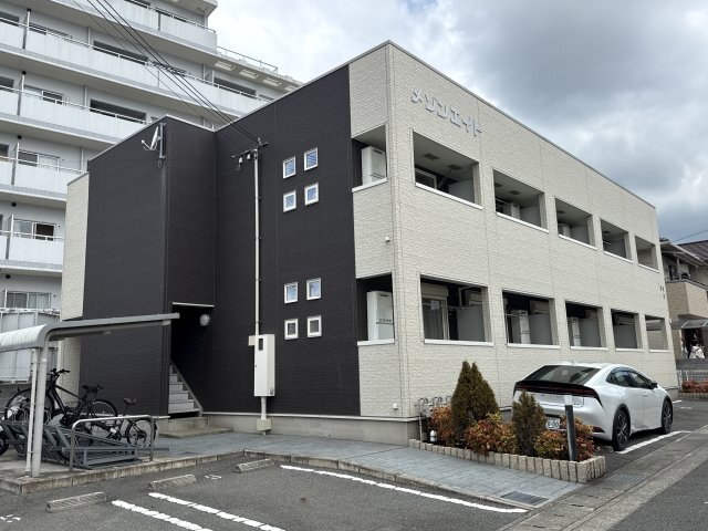 メゾンエイト