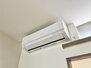 下小阪５丁目テラスハウス 各室にエアコンを完備しております。