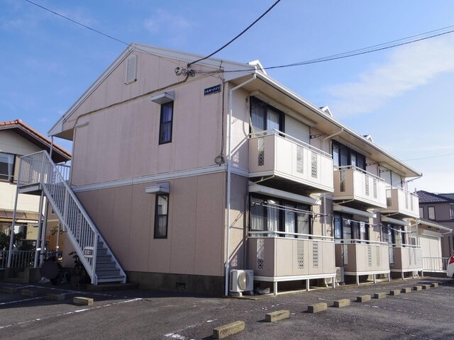 シルキーハイツ 軽量鉄骨２階建て。