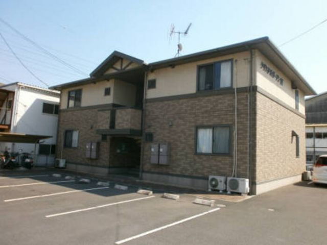 クリスタルガーデン　ＩＩＩ棟