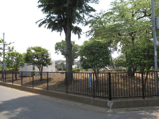 ジュネス前島 朝日中央公園（公園）まで932m