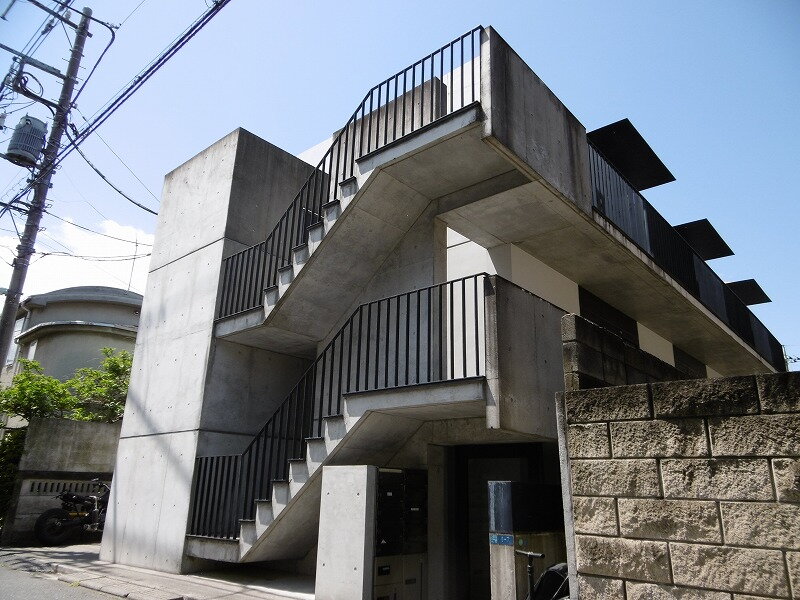 ＨＯ三鷹 コンクリート打ちっぱなしのお洒落マンションです♪