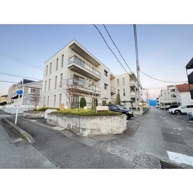 プール・トゥジュール