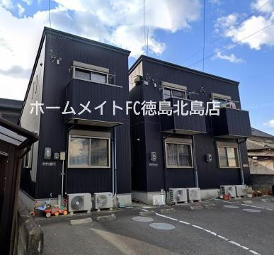ティラーノＧＸ 外観写真（昼）