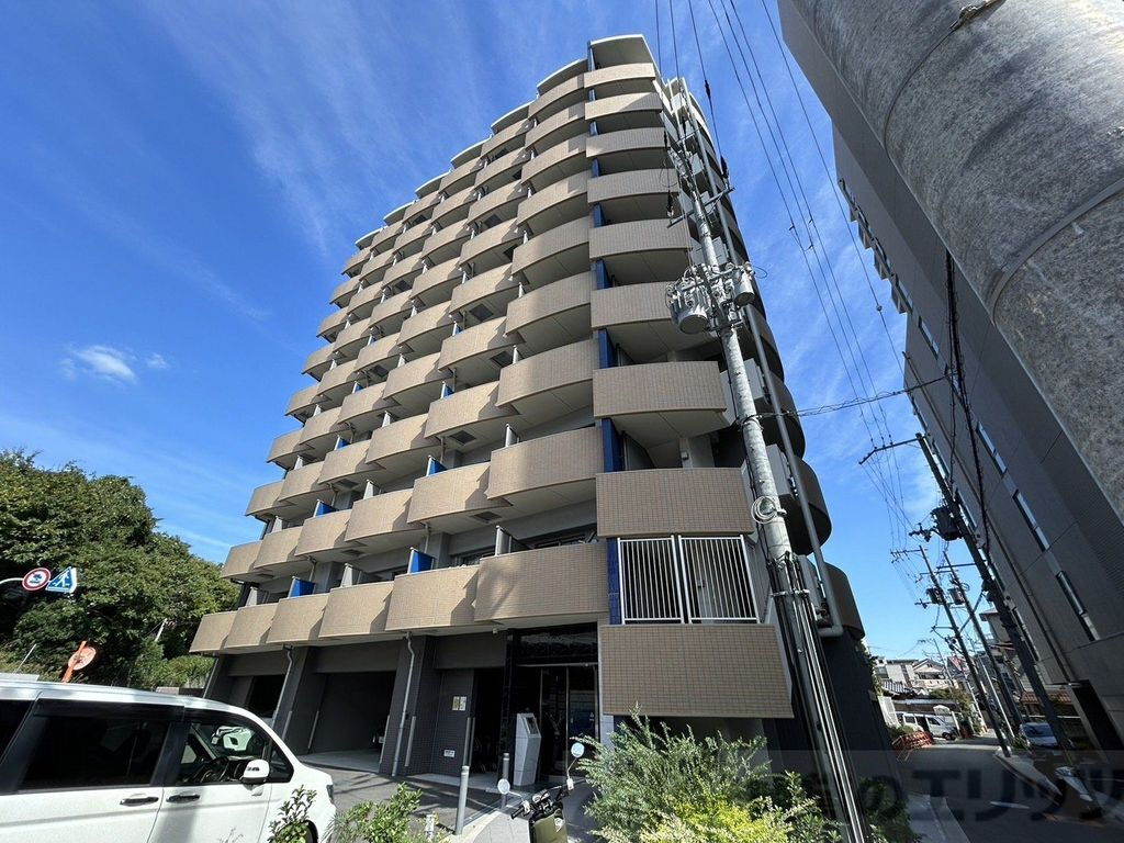 プレサンス江坂ベルフィーヌ 外観