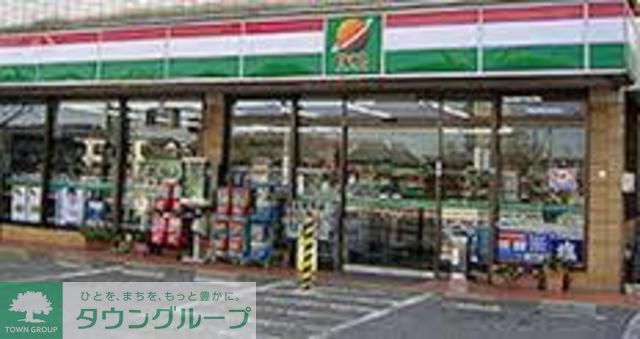 （仮称）Ｄ－ＲＯＯＭ中町ＰＪ　ＩＩＩ TCSとみざわ（コンビニ）まで400m