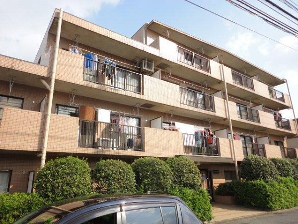 ファミーユ柳沢 外観