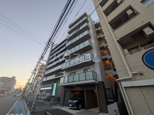 グレースティリア