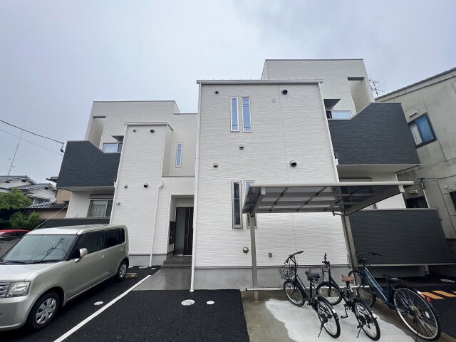 ＧＲＡＮＤＴＩＣ　西崎