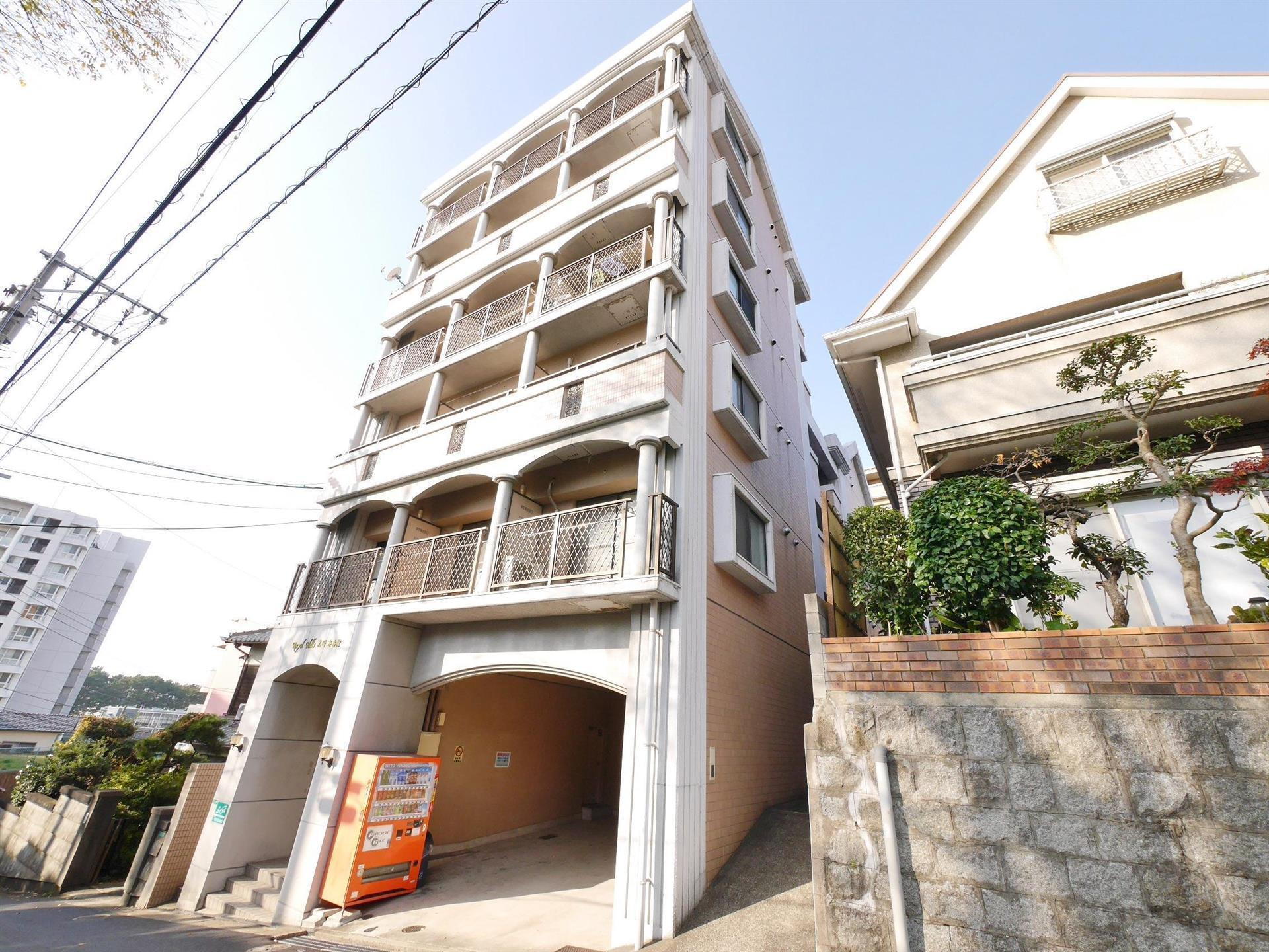 ロイヤルヒルズ黒崎壱番館