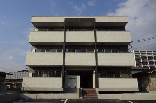 Ｃｒｕｙｆｆ　Ｃｏｕｒｔ（クライフコート）