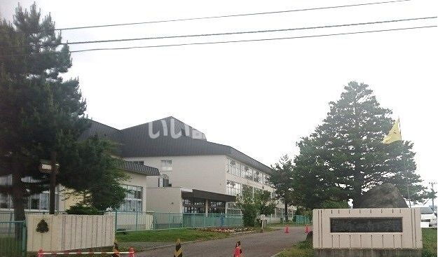 シーガル 旭川市立永山南小学校（小学校）まで273m