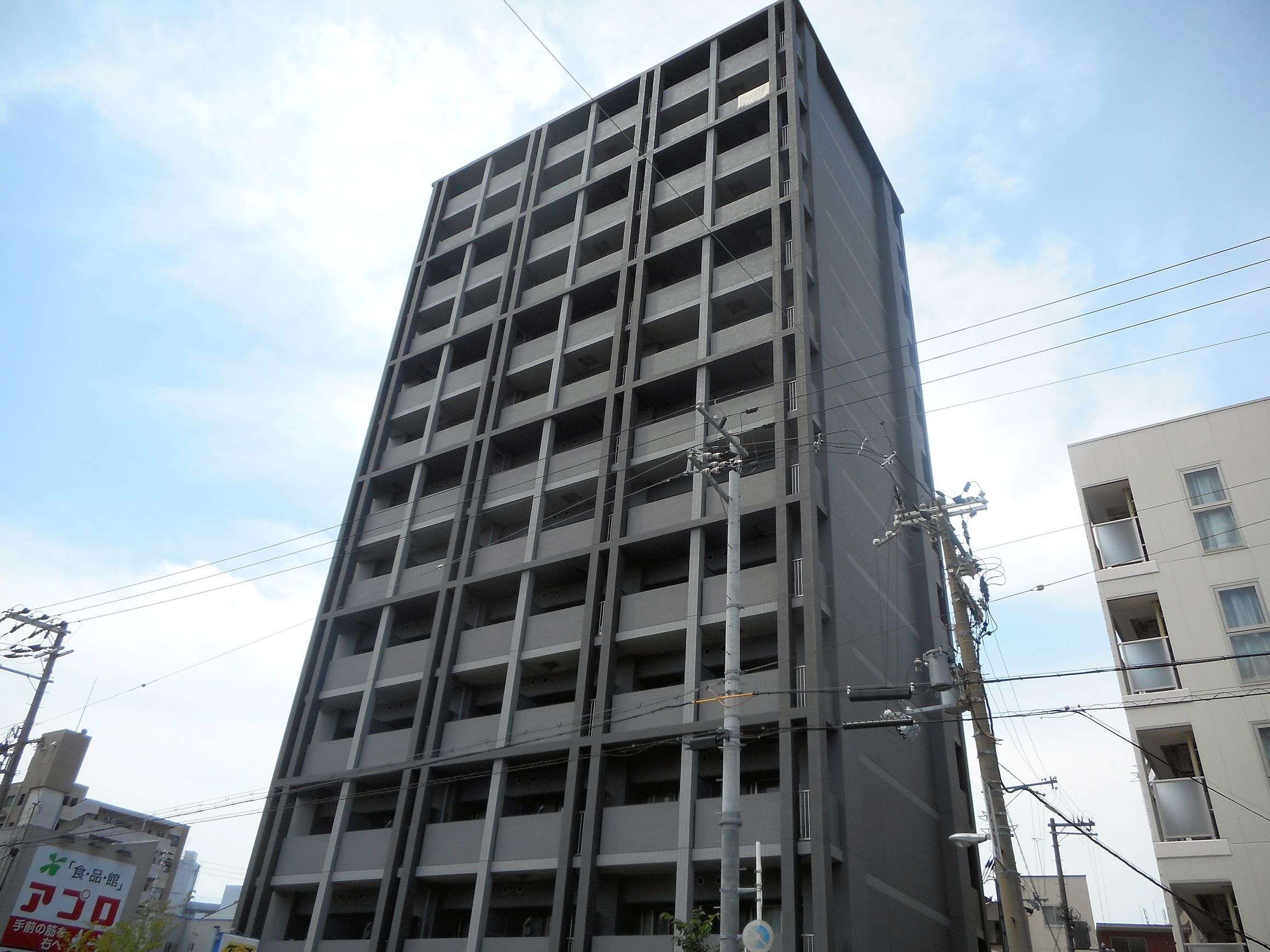 プール・トゥジュール梅田ウエスト