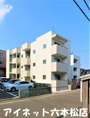 おしゃれな外観です。