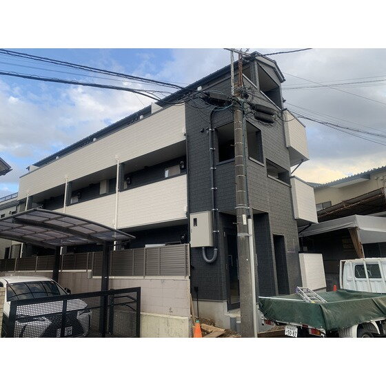 Ｏｕｒｓ　Ｌａｖａｎｄｅ（ウルス・ラヴァンド）