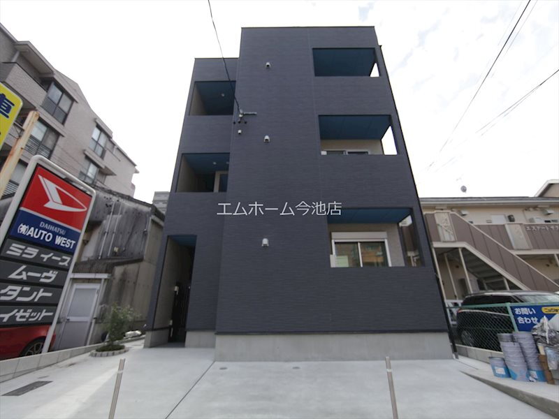 Ｅｍｂｅｌｌｉｒ　Ｔｒｏｉｓ 外観　オートロックTVモニターホン宅配BOX完備