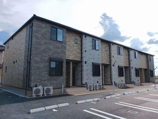 アイランドヒルズ右籾　ＩＩ 2階建てアパートです