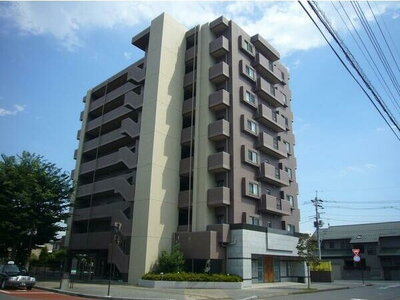 ラフィネスおもちゃのまち駅前