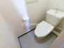 リバーサイドヒル及川 温水洗浄便座付きのトイレ。