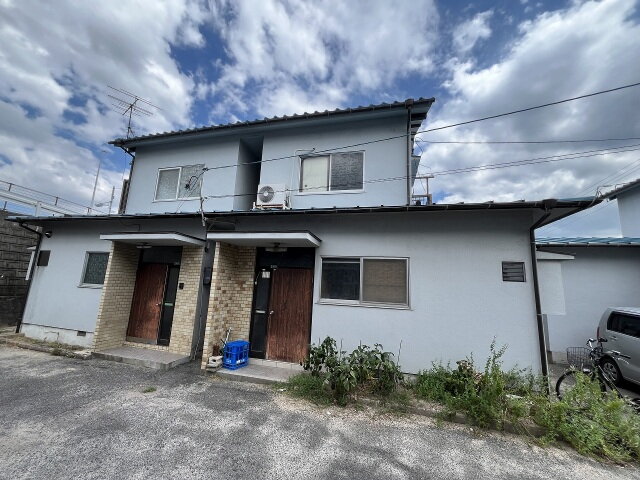 鍵本借家（右奥）
