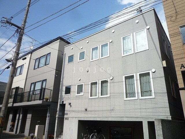 Ｎ４２
