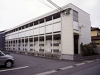 レオパレス富岡