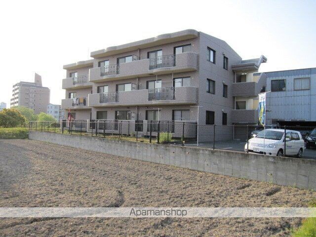 サンリバー的場 3階建