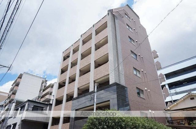 ラフォーレ天神南 9階建