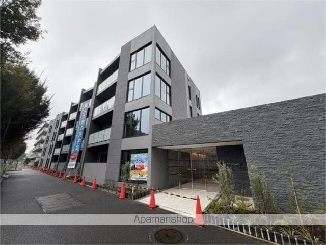 東京都練馬区高松１丁目 4階建 