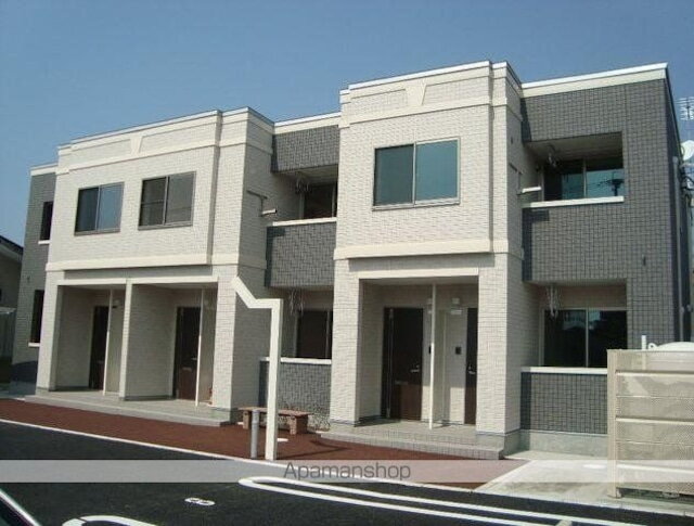 福岡県大牟田市上屋敷町１丁目 築10年11ヶ月 2階建