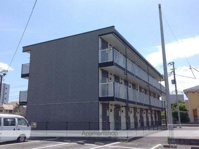 レオパレスレオン米山 3階建