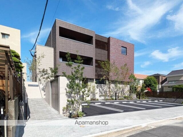 シャーメゾン別府ステラ 3階建