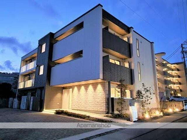 長野県長野市中御所１丁目 3階建 築3年10ヶ月