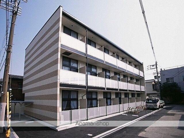 レオパレスシャンテ三国本町 3階建