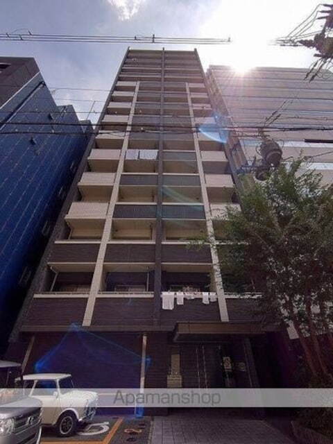 大阪府大阪市西区靱本町１丁目 15階建