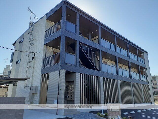ラフォーレ　和白 3階建