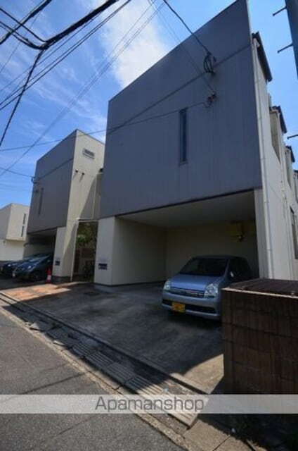 福岡県福岡市中央区梅光園２丁目 2階建 築17年3ヶ月